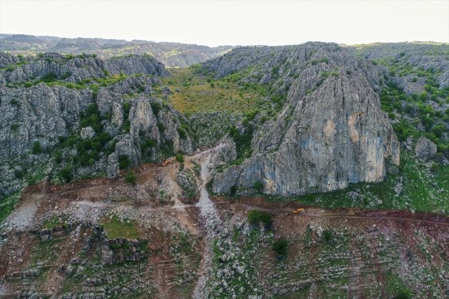 Mehmetçik dağları teröristlerden temizledi, Şemdinli huzura kavuştu